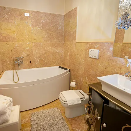 Boutique Giulia 3*