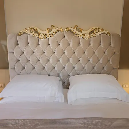 Boutique Giulia 3* 발마드레라